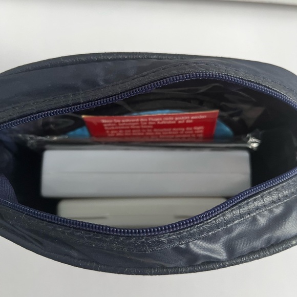 Vintage Pan Am Airlines Complimentary Toiletry Travel Kit Bag. NOS - Picture 6 of 6